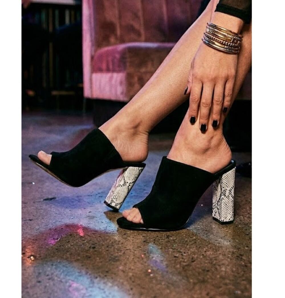 Raye Black Suede Peep Toe Slip On White Python Print Chunky Heels Womens 9.5